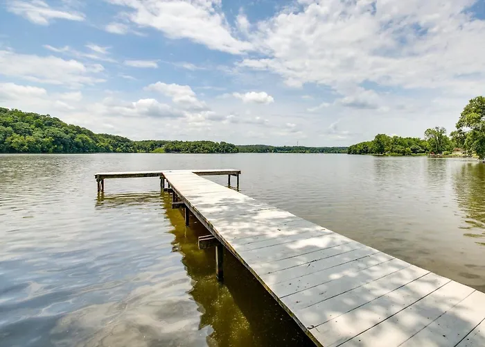 Charming Lakefront Oasis In Hot Springs, Arkansas!